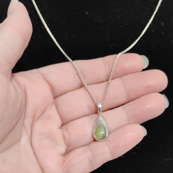 925 Prehnite Jewelry - 925 Sterling Silver Minimalist Green Prehnite Teardrop Necklace